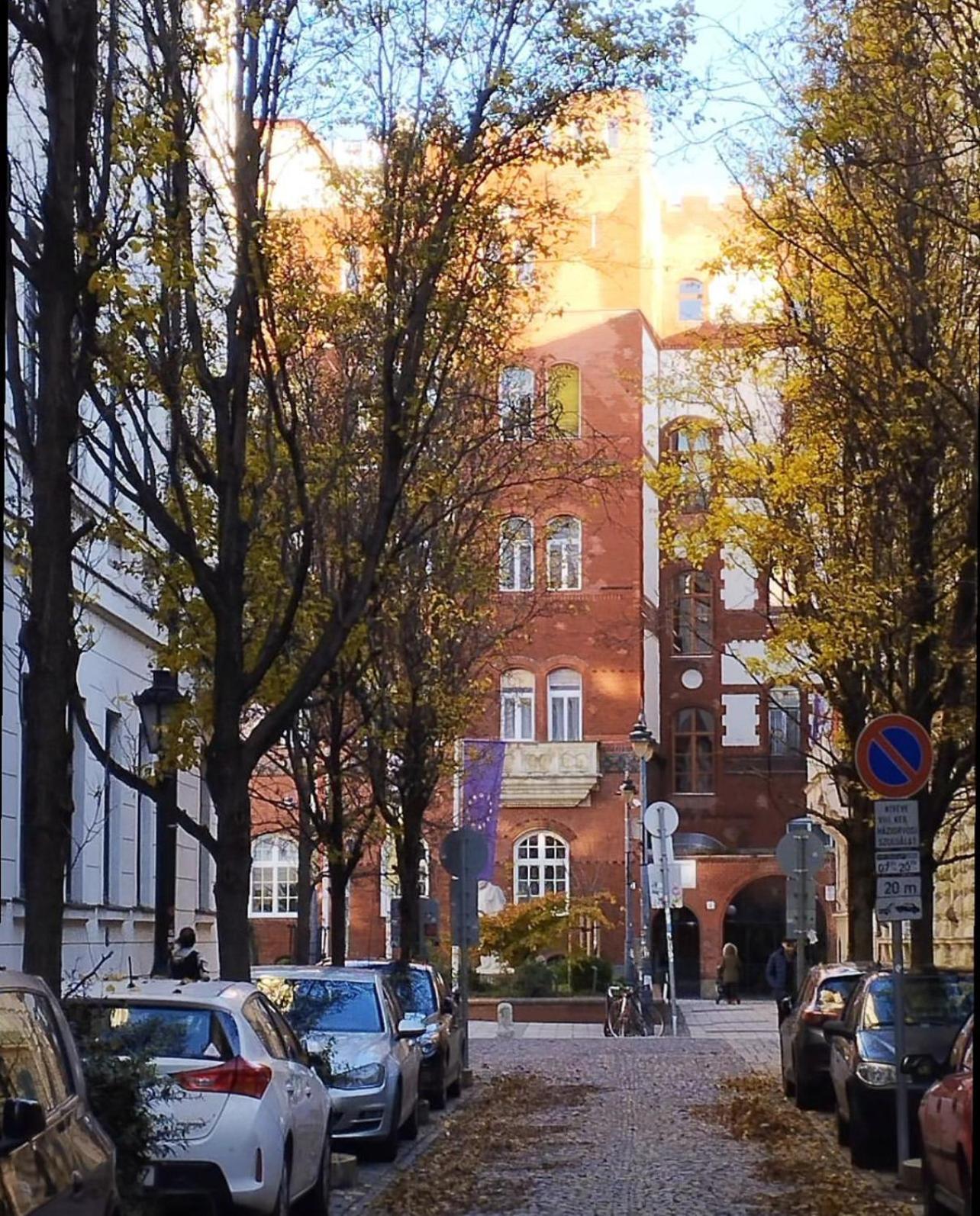 Cedar Inn Budapest - Palace District Exterior foto